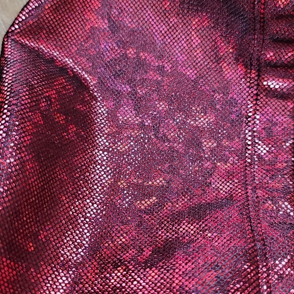 Shimmy Shimmy Inc Crop Top & Short Set - Picture 6 of 7